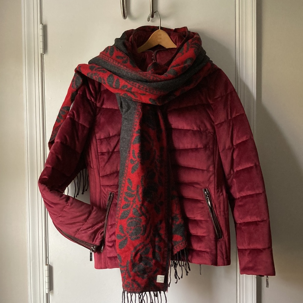 Beautiful MontanaCo Jacket